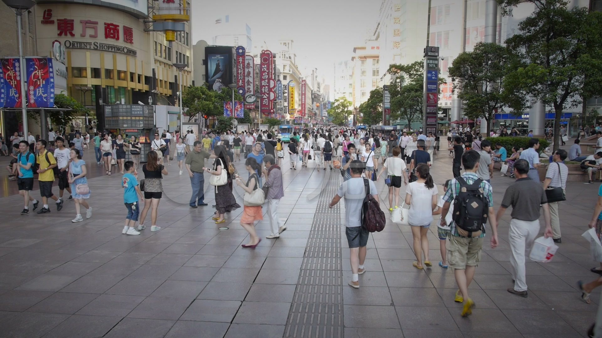 步行街人群_01080_高清素材(编号:1087921)_实拍