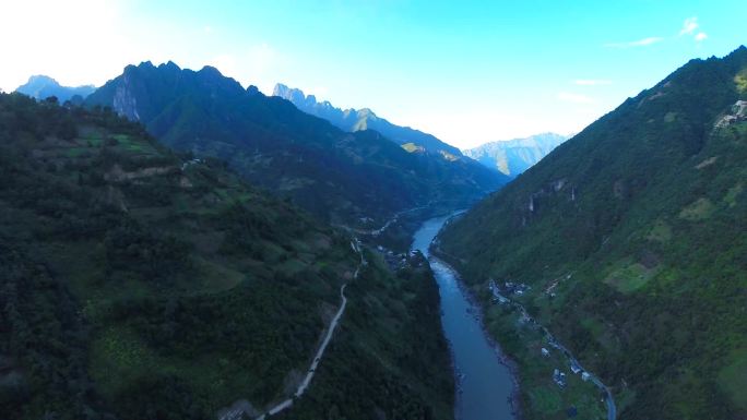 航拍怒江大峡谷