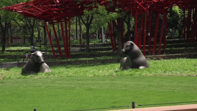 上海静安寺雕塑公园石牛实拍素材