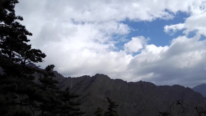 贺兰山苏峪口国家森林公园云动延时拍摄