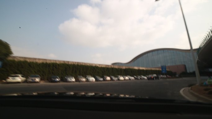 上海浦东机场的路上延时素材行车