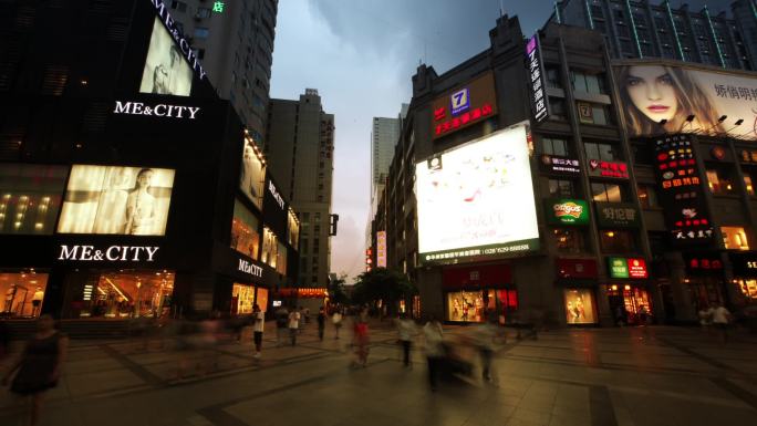 实景延时拍摄成都繁华地春熙路人来人往夜景