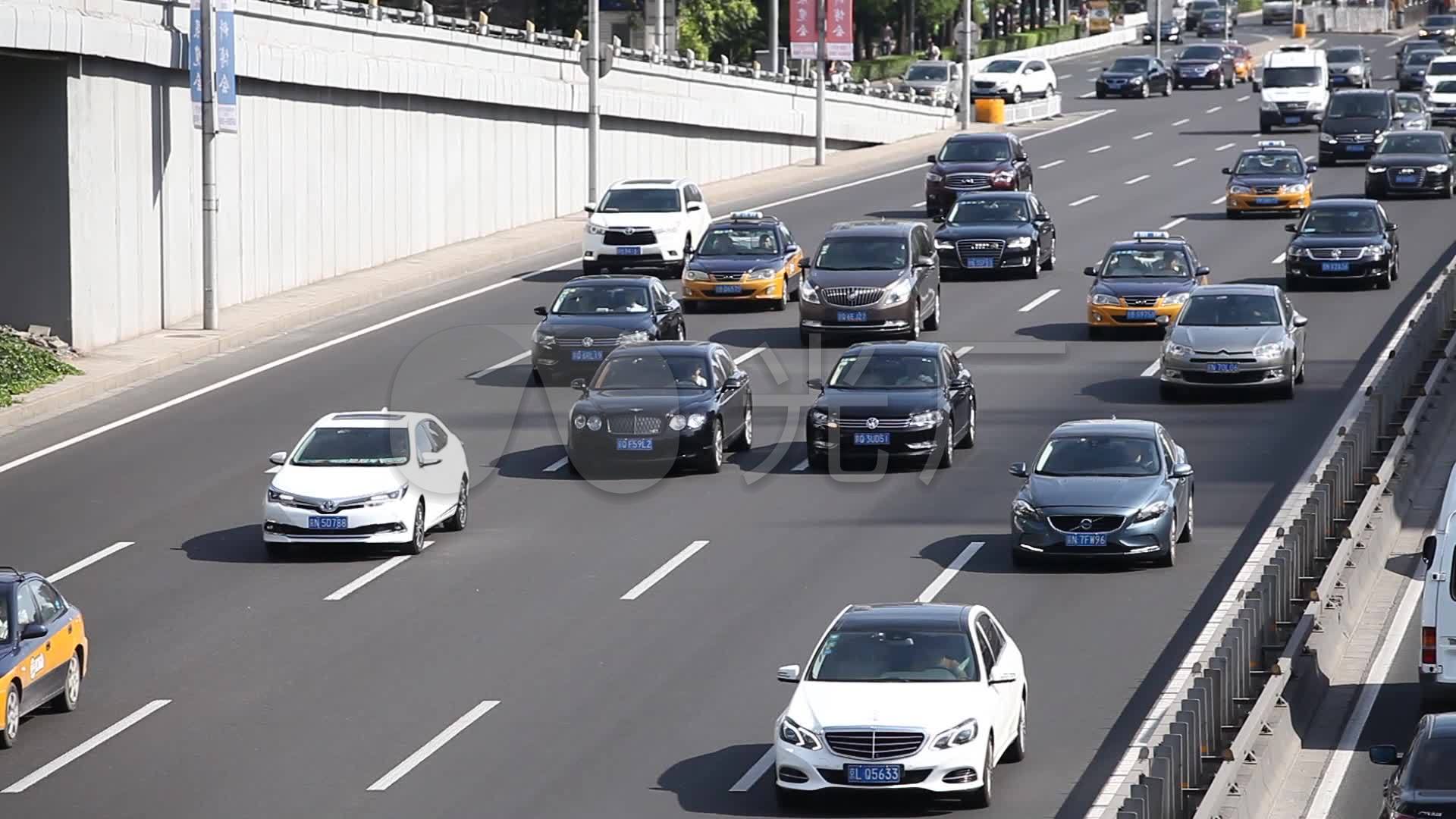 今年国庆：1号在家看全国高速堵车，2号-6号看全国景区人山人海！|人山人海|景区|刹车把_新浪新闻