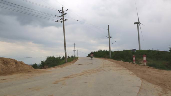 乡村公路修建（村村通致富路）