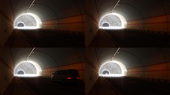 隧道内驶出的车辆
