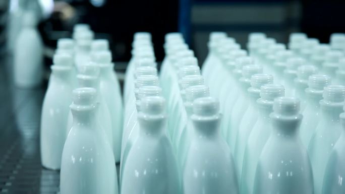 玻璃瓶青花瓷瓶化妆品工厂生产
