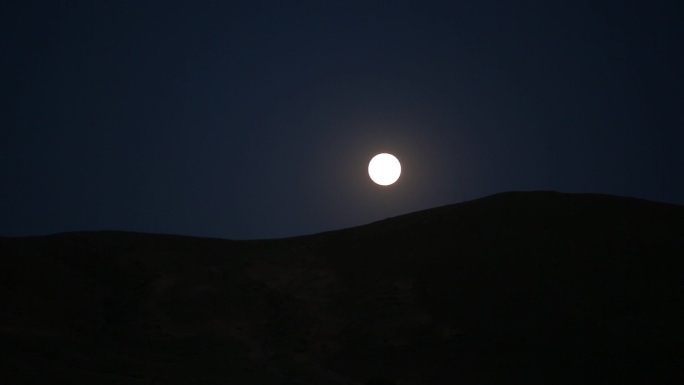 傍晚的月亮升起延时拍摄高清素材