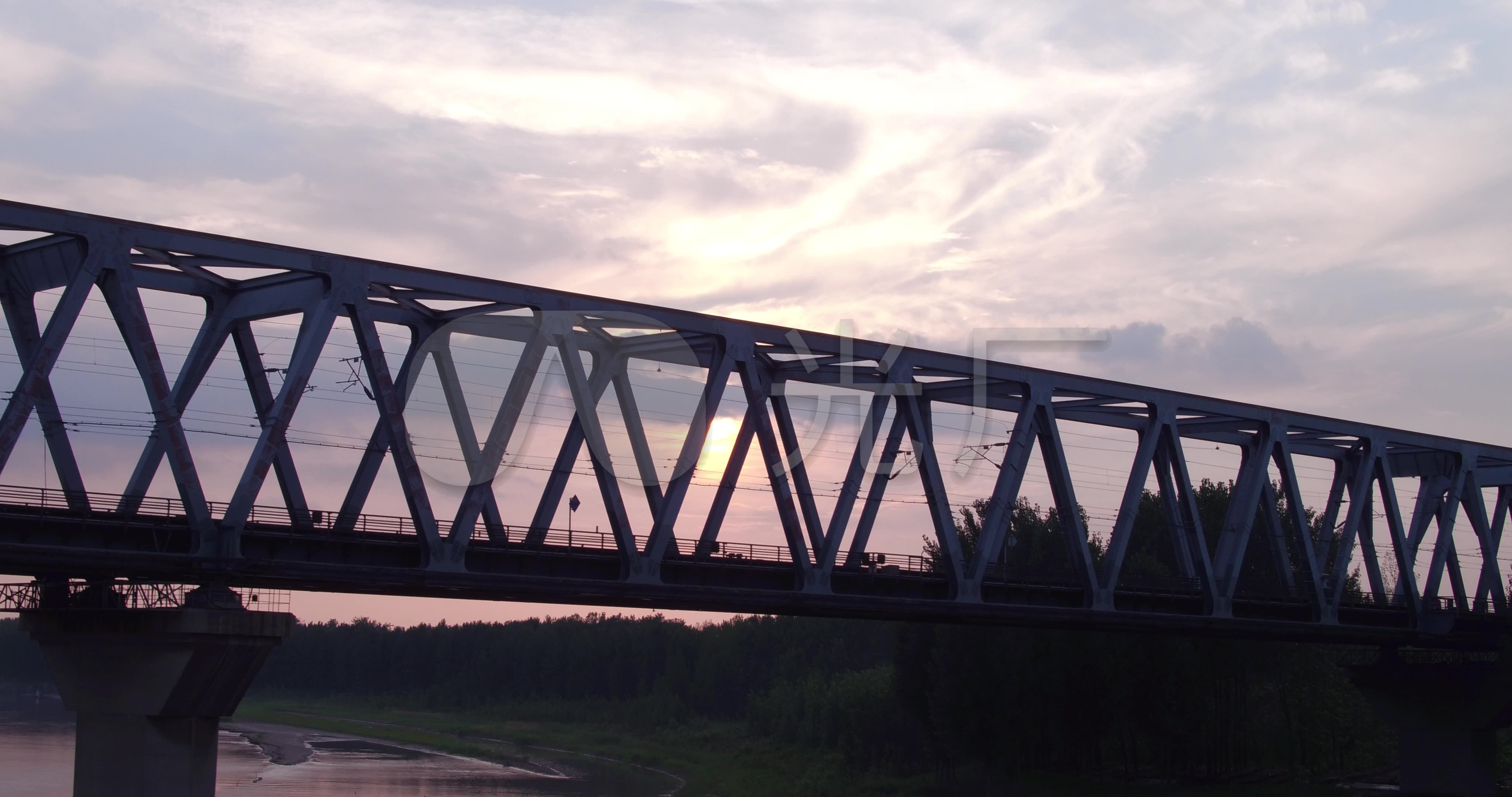 黃河大橋鐵路橋航拍黃河外灘風光_4096x2160_高清視頻素材下載(編號