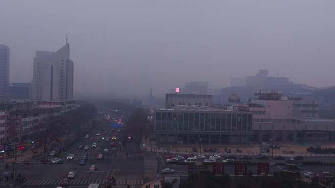 雾霾下济南泉城广场航拍1