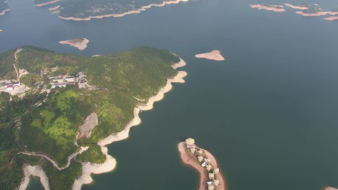 飞跃云和湖