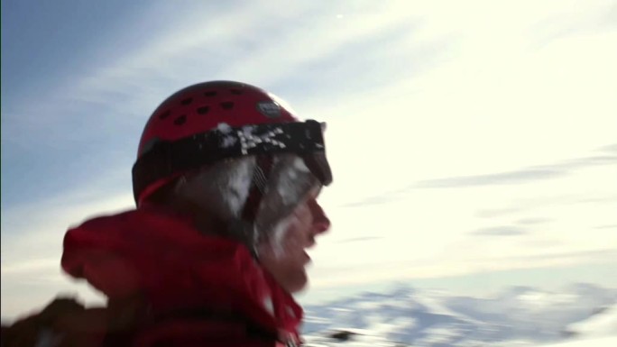 登雪山帆船跑步极限运动