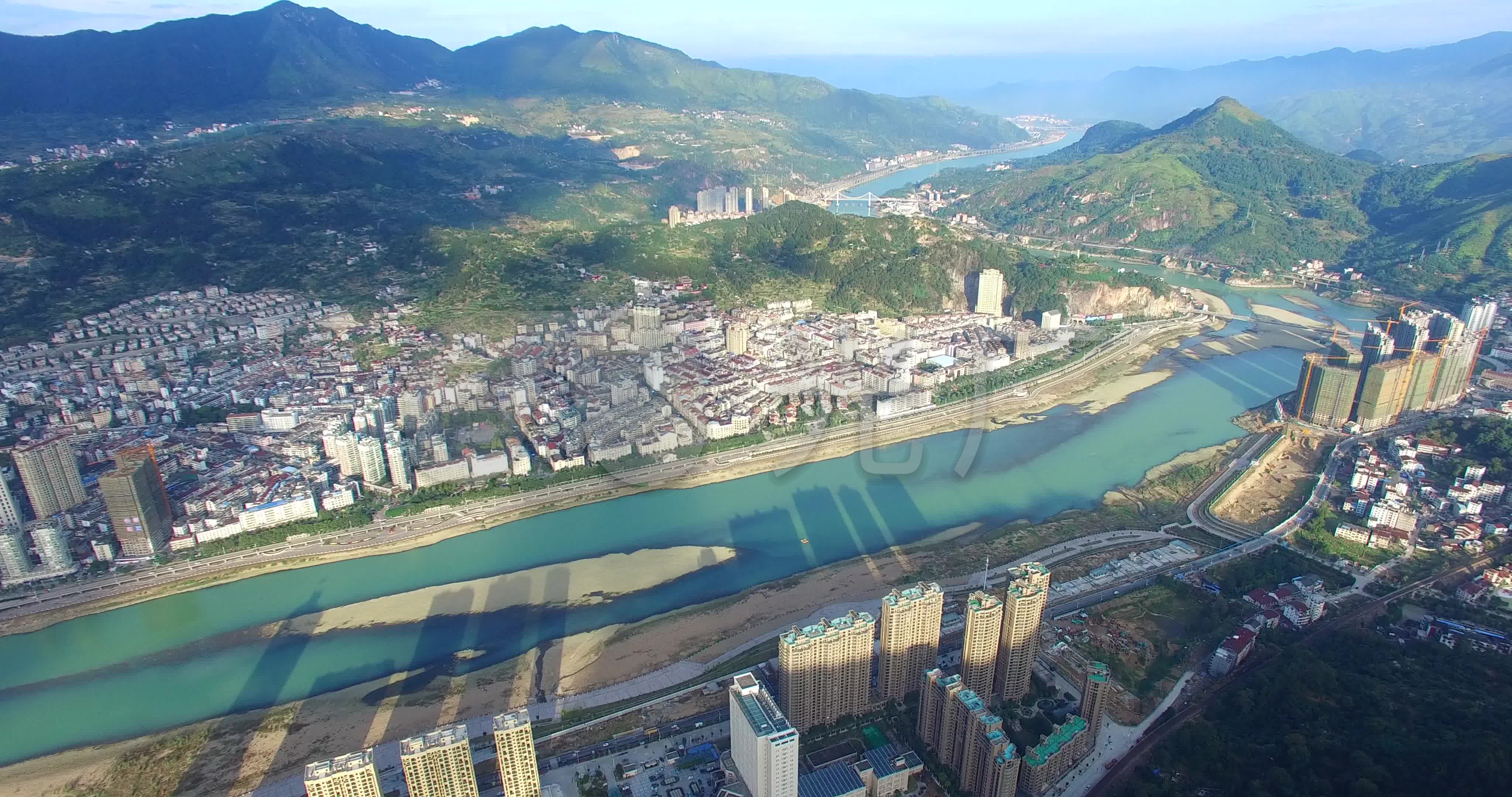青田瓯江航拍【免费】_4096x2160_高清视频素材下载(编号:1858411)