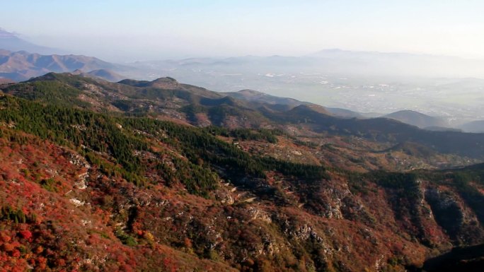 登高远望群山