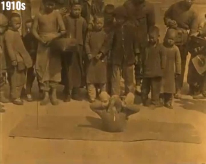1910年-上海珍贵影像街头杂耍