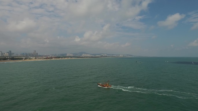 山东日照灯塔风景区帆船旅游大海