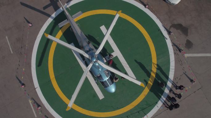 直升机停机坪直升机静态展示航拍