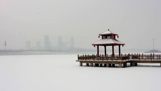 公园景区亭台楼阁木栏下雪小景素材