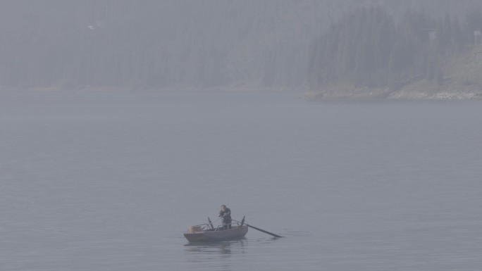 峨眉半山七里坪康养之地湖水划船