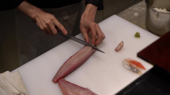寿司刺身手工三文鱼美食日料4K视频素材