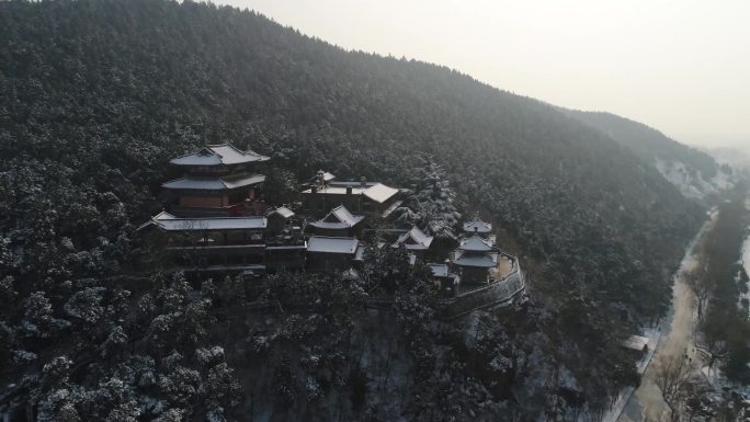 航拍洛阳香山寺飞近