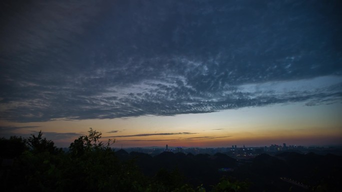 贵州贵阳黔灵山上贵阳城日落延时摄影