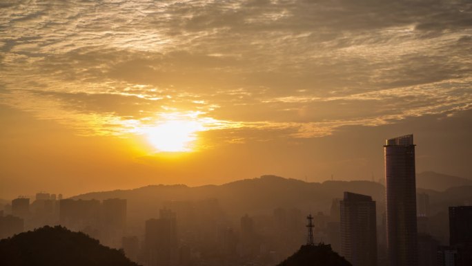 贵州贵阳黔灵山上贵阳城日出延时摄影