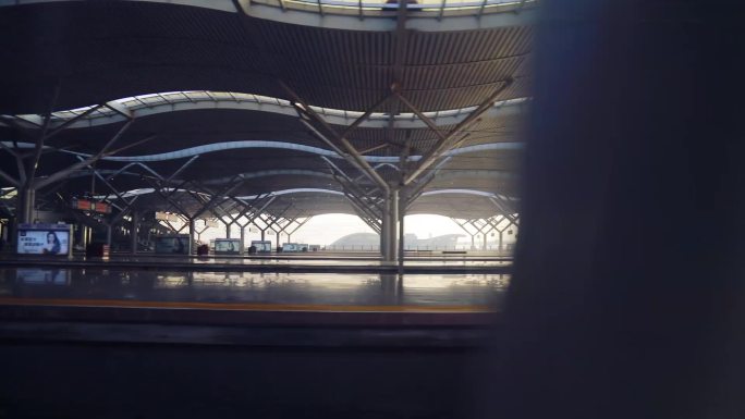 长沙高铁站空镜动车高铁窗外