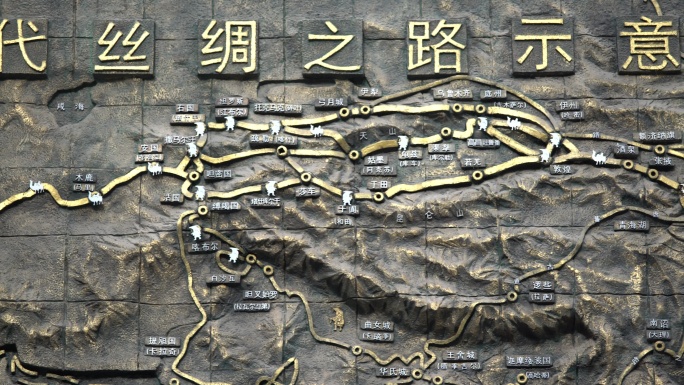 西安丝绸之路示意图雕像
