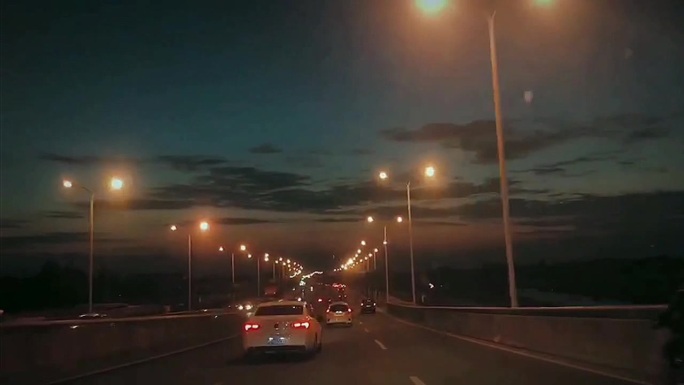 夜晚开车