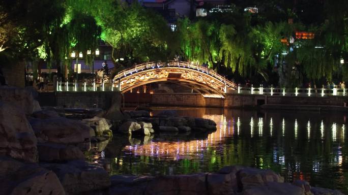济南护城河珍珠泉周边夜景1