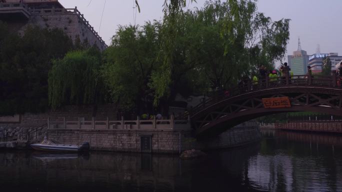 济南护城河周边白石桥垂柳1