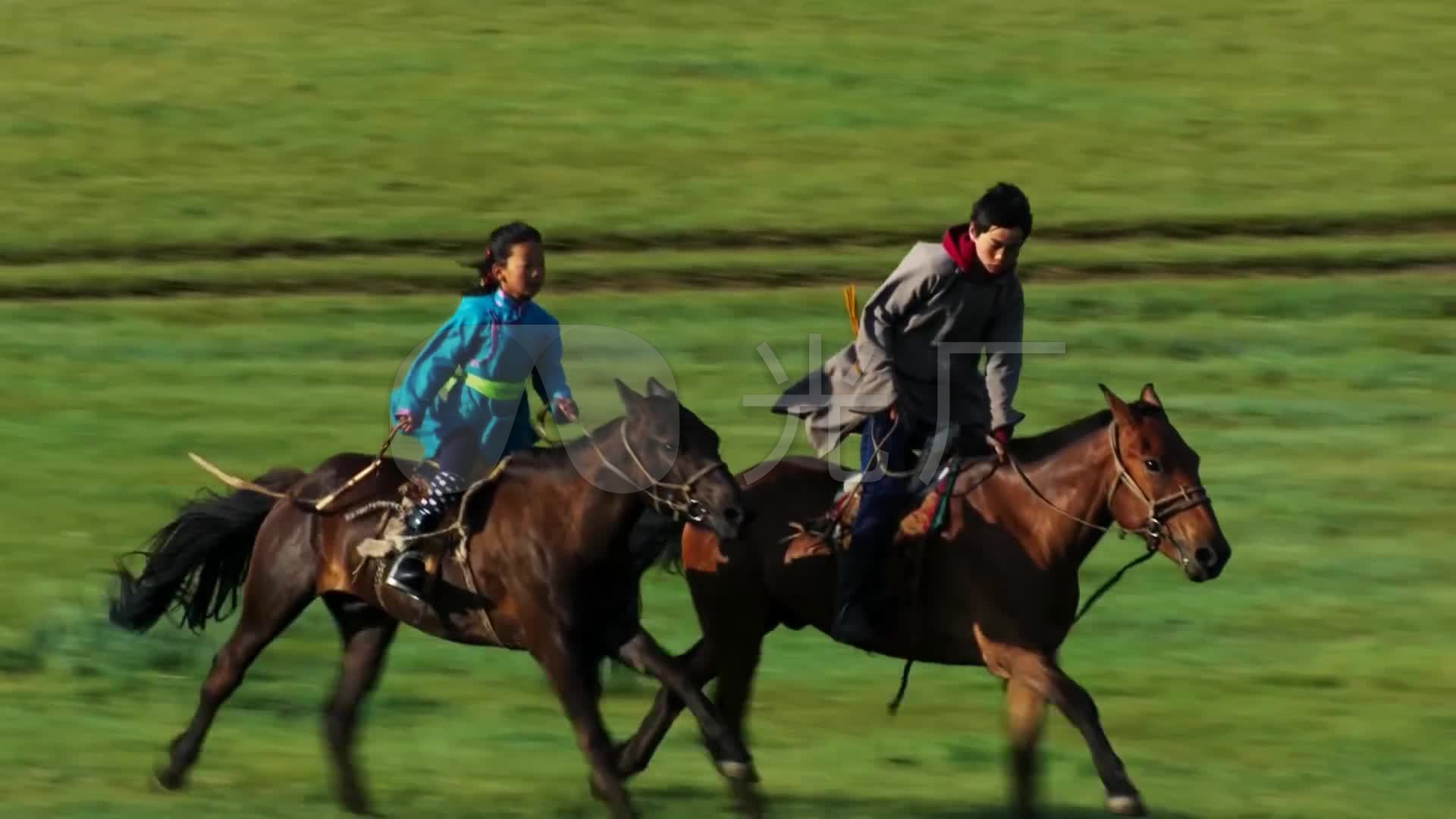 大草原上的蒙古姑娘,蒙古姑娘牵着马的图片 - 伤感说说吧