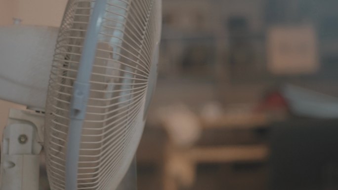 室内扇电风扇特写空镜头4k素材