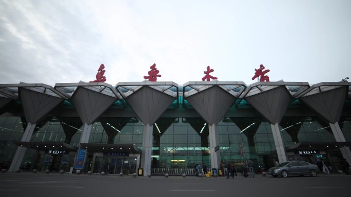 新疆乌鲁木齐国际机场T2航站楼外景延时