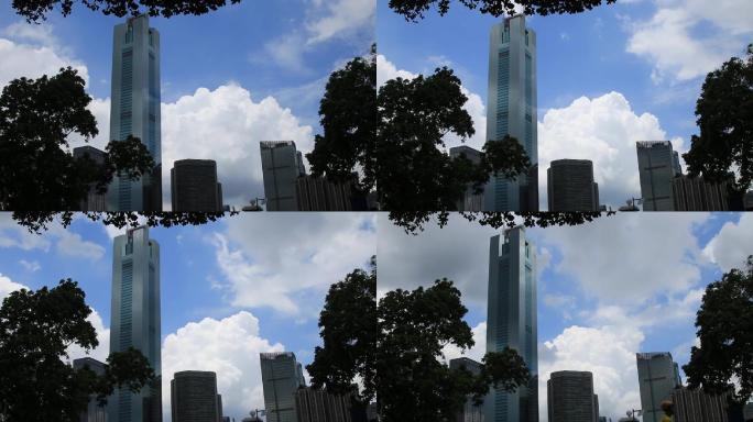 广州蓝天白云倒映在现代化的中信广场玻璃幕