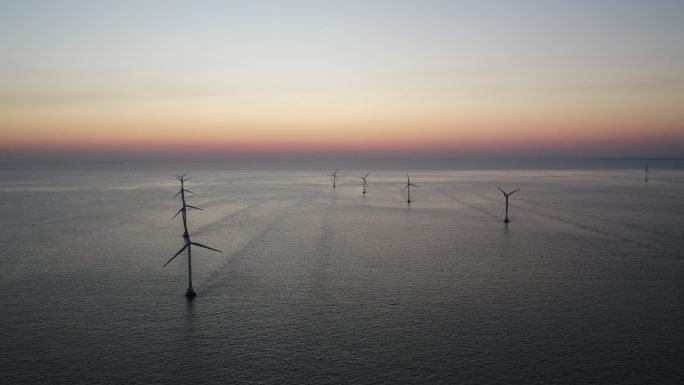 4K原素材-航拍东海大桥风力发电机