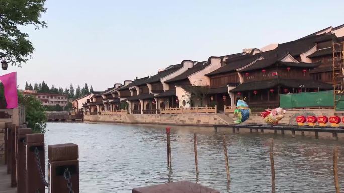 中国古建筑鱼灯笼水景白墙古建筑