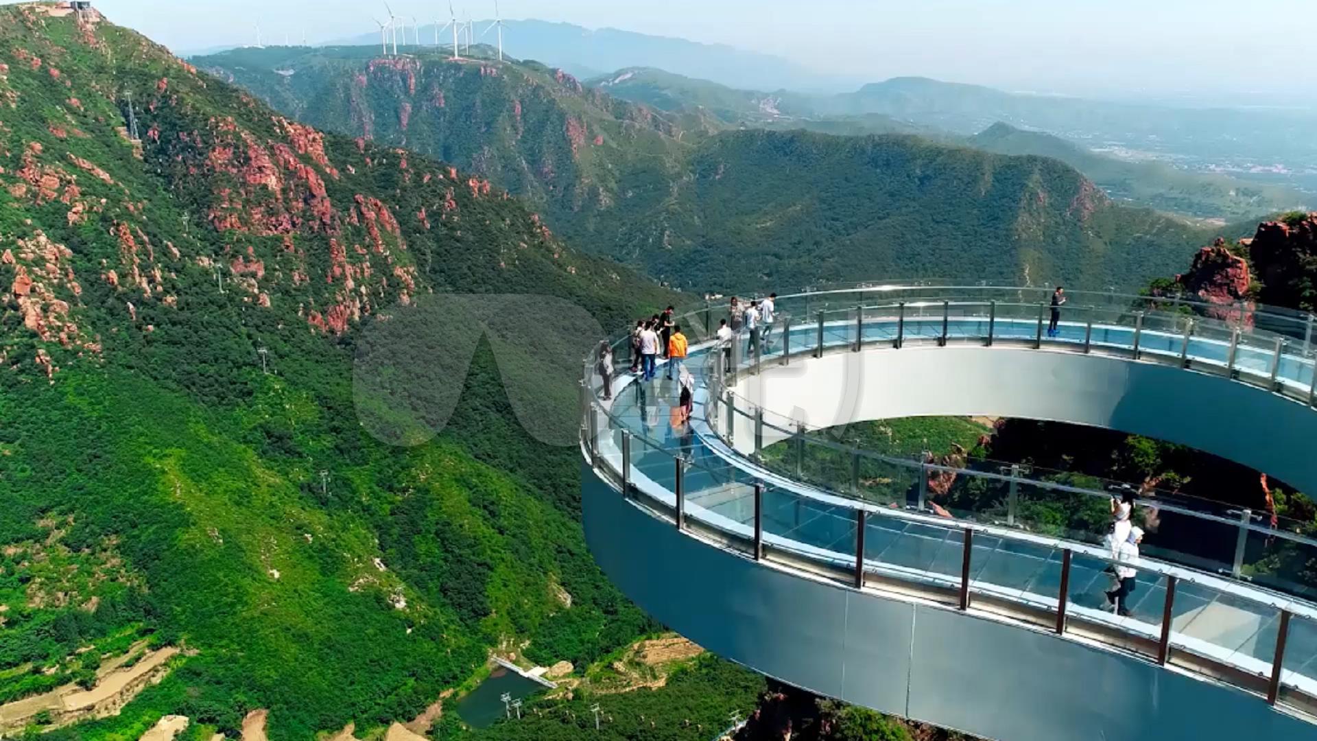 河南郑州伏羲山玻璃栈桥高清实拍视频素材