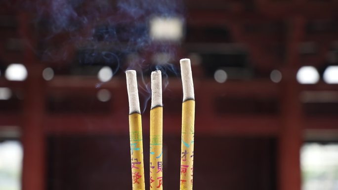 寺庙香燃烧