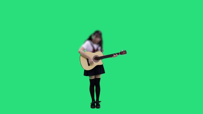 女生在弹吉他