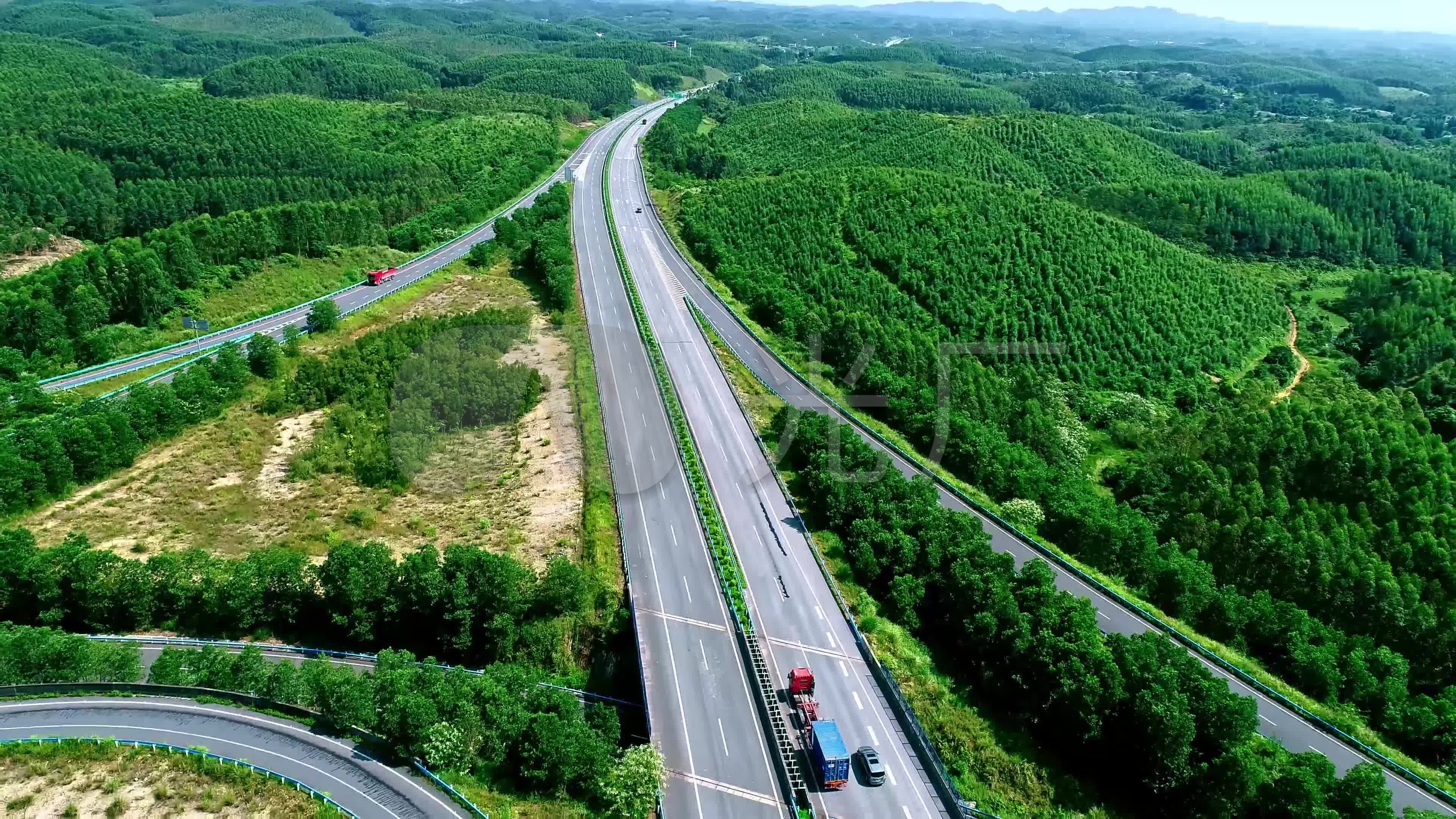 视频素材 实拍视频 景观人文 20180817高速路航拍003来自视频原始文件