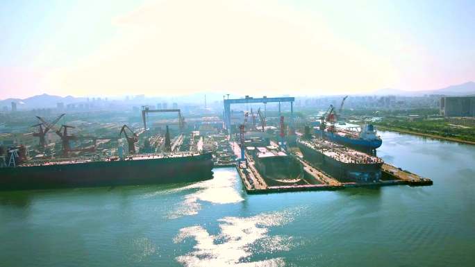 航拍造船厂生产基地