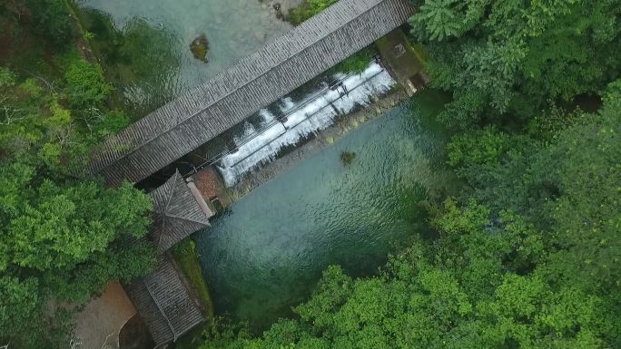 云南香格里拉风景航拍大山云