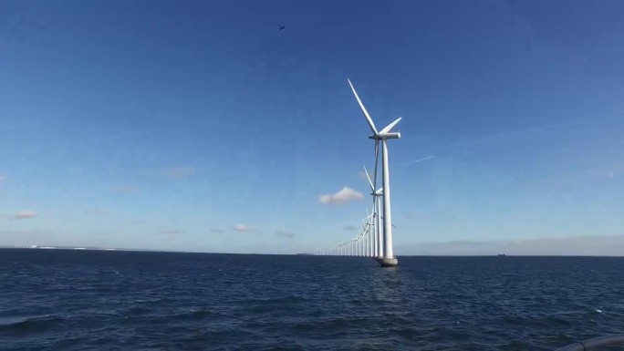 海上风力发电机风车实拍素材