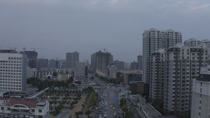 4K-log菏泽城市道路航拍