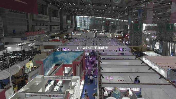 深圳会展中心国际珠宝展场内移动航拍