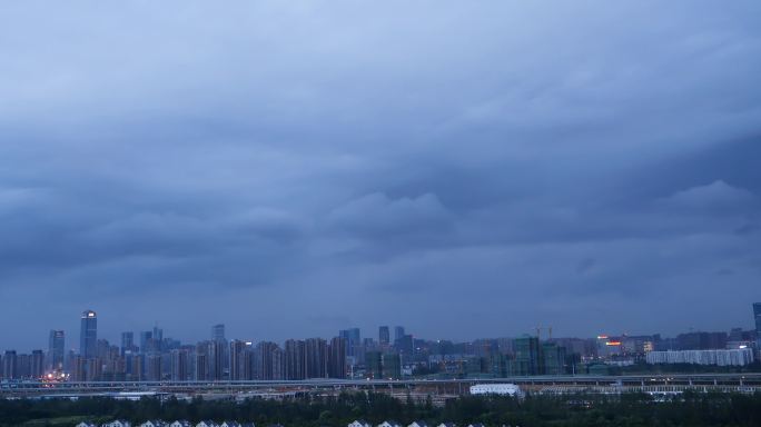 原创4K城市乌云密布暴雨将至黑云