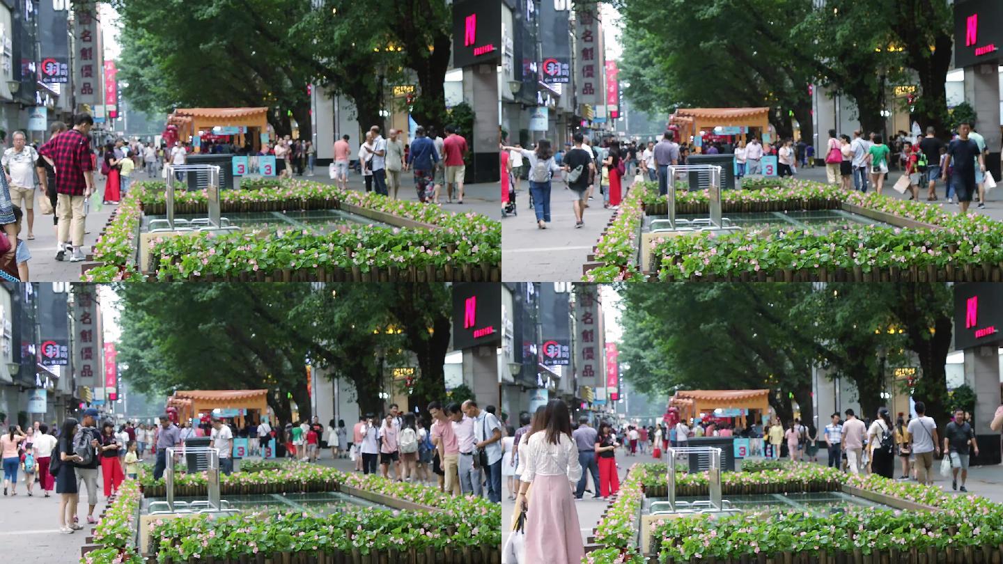 广州北京路商业步行街中秋假日逛街的市民2