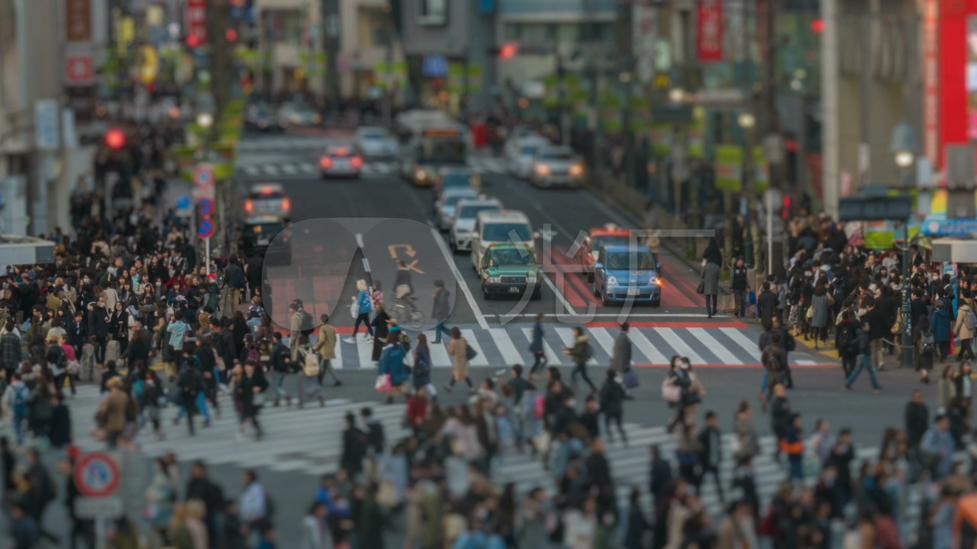 街道城市人群川流不息马路