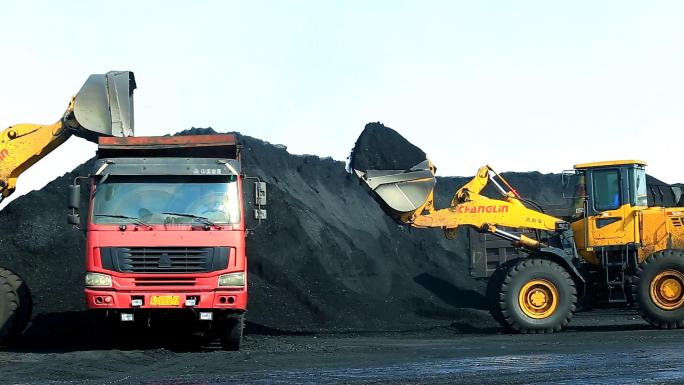【高清航拍】大型煤炭运输储存厂